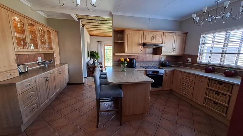 4 Bedroom Property for Sale in Albertinia Western Cape